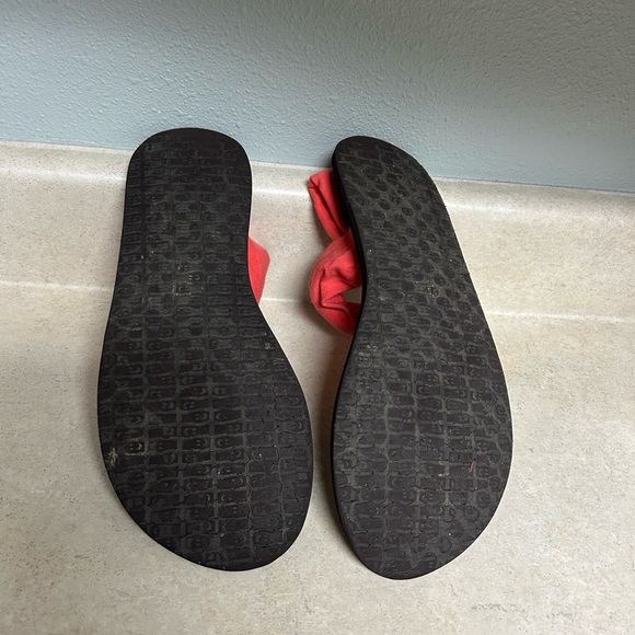 Sanuk Women's Brown and coral Sandals size 8 - Picture 2 of 3